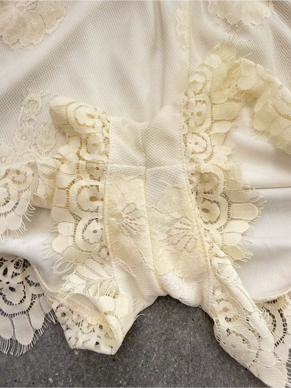 Show Me Your MuMu Loretta Romper White Ivory Lace Bell Sleeve Romper XL - Picture 6 of 16